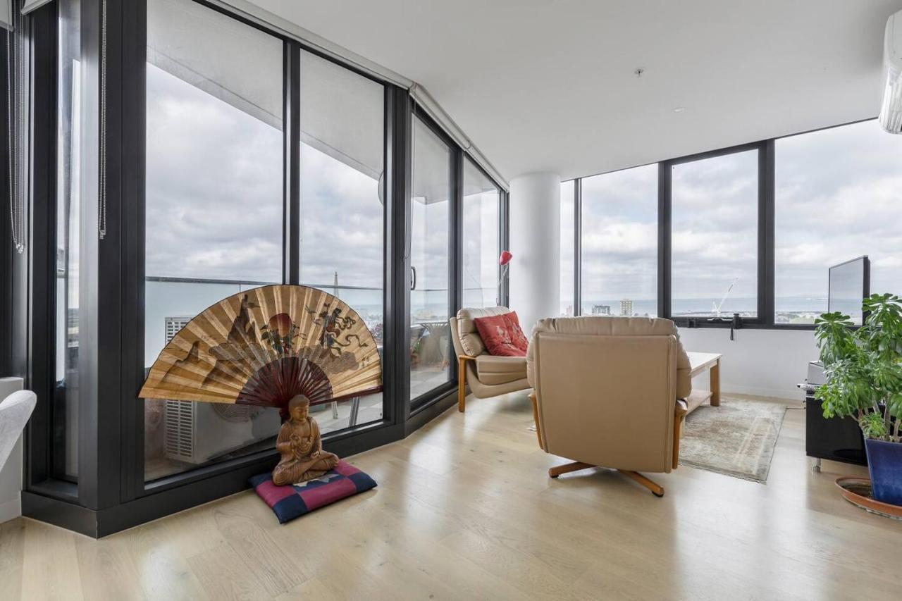 Bright And Stylish With Bay Views, Pool And Sauna Apartment Melbourne Exterior photo